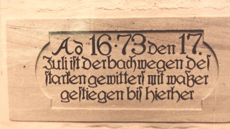 Die Sandsteintafel an der Kulmbacher RathausmauerFoto: Erich Olbrich