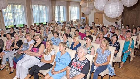Gut 200 Frauen aus dem ganzen Landkreis und darüber hinaus besuchten heuer die Frauenlesenächte der Theaterwerkstatt Haßfurt.