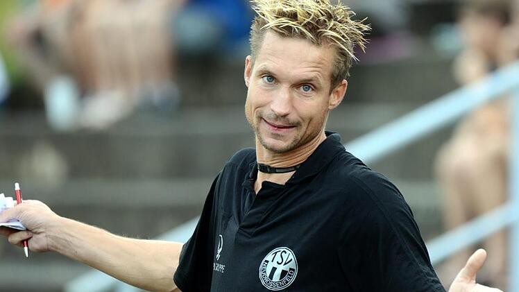 Der Neudrossenfelder Trainer Markus Taschner hatte zulezt wenig zu lachen. Foto: Dirk Meier