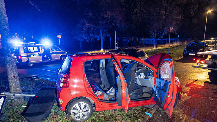 11-J&auml;hriger bei Unfall in F&uuml;rth schwer verletzt - Sicherheitsgurt hat gefehlt