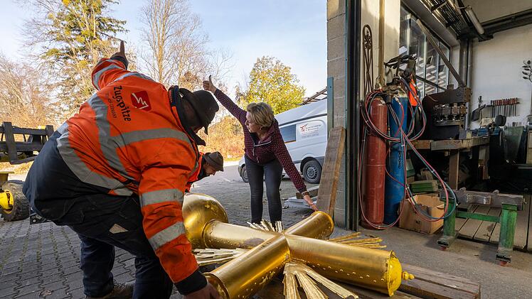 Zugspitz-Gipfelkreuz wird ins Tal geflogen und restauriert