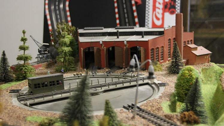 Modellbahndetails: Zur Anlage von Prinz Andreas gehörte auch eine Drehscheibe mit Lokschuppen. Foto: Simone Bastian