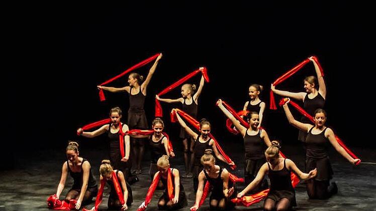 Matinee "Jugend spielt für Jugend" im Landestheater Coburg: Tanzstudio Scholz.Foto: Jochen Berger