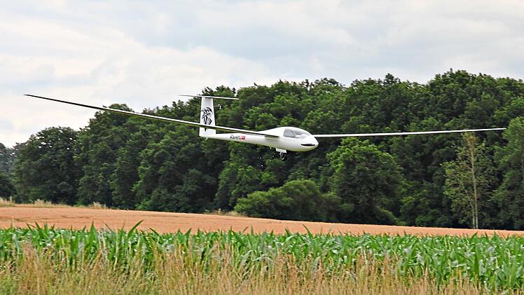Ferngesteuerte Gro&szlig;segler schwebten bei der &bdquo;Contest Eurotour&ldquo; am Wochenende &uuml;ber den Modellflugplatz der Segelfluggruppe &bdquo;Kordigast&ldquo; Burgkunstadt.