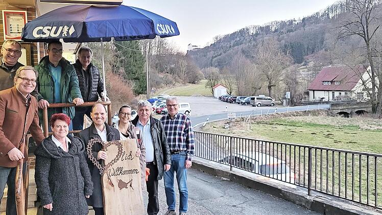 Von oben links: Siegfried Senfft, Stefan Förtsch, Heinz Schäfer; Mitte: Heinrich von Pölnitz; unten von links: Ina Zillmer, Michael Hofmann, Diana Könitzer, Günther Fischer und Alfred Ledig.