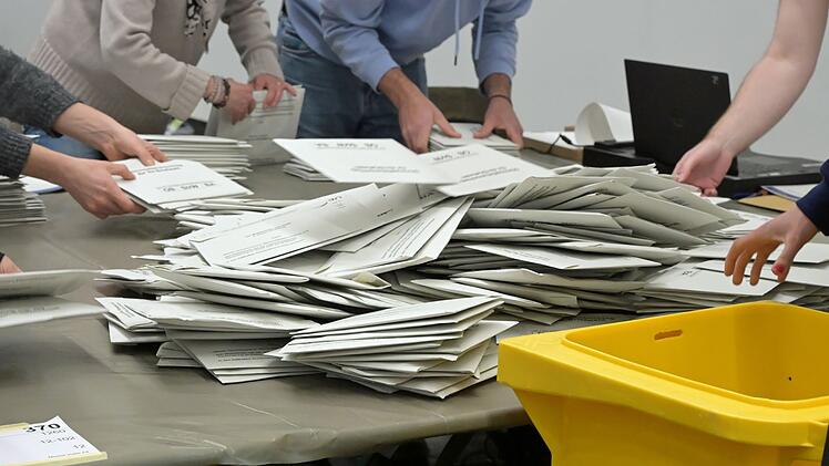 Bayern-Bilanz zur Kommunalwahl: Vor allem eine Partei muss richtig Federn lassen