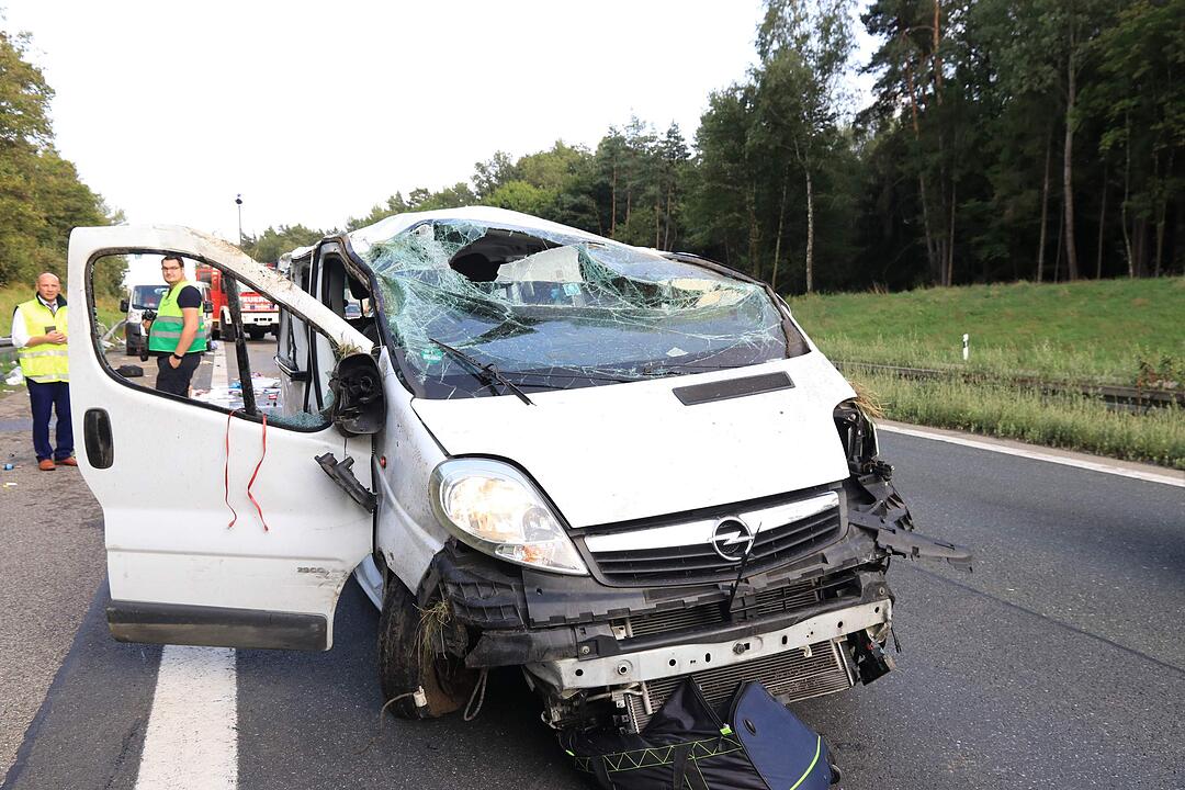 A3 bei Altdorf: 19-Jähriger aus Auto geschleudert