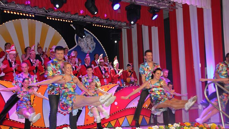 Die Rock`n`Roll-Gruppe heizte dem Publikum ein. Foto: Veronika Schadeck