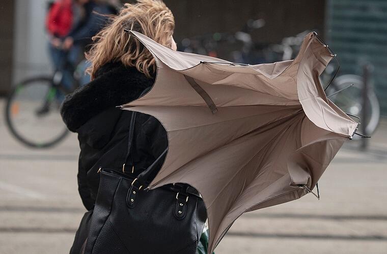 DWD warnt vor Unwetter in Franken: In zwei Regionen soll es heftig stürmen
