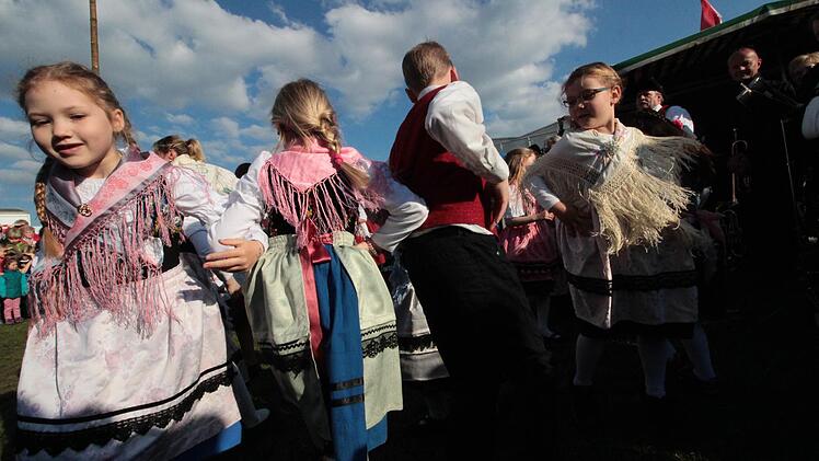 Die Ehrabocha Städula tanzen  Foto: Josef Hofbauer