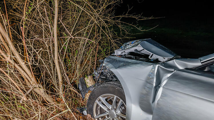 Autos kollidieren im Kreis Fürth - drei Menschen verletzt