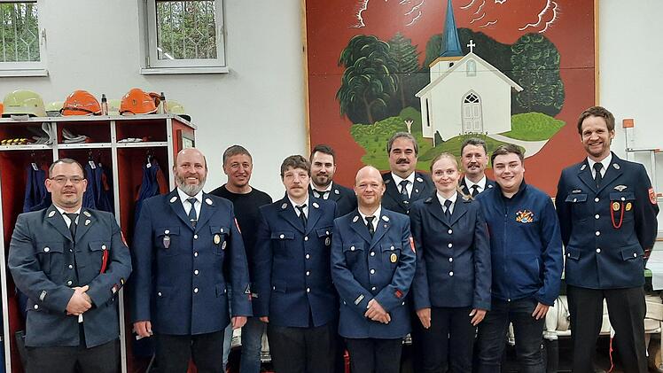Für langjährigen Dienst in der Feuerwehr wurden zudem etliche Aktive geehrt.
