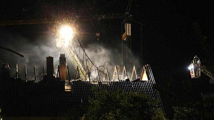 Brand in der Bergstraße in Höchstadt. Foto: Andreas Dorsch