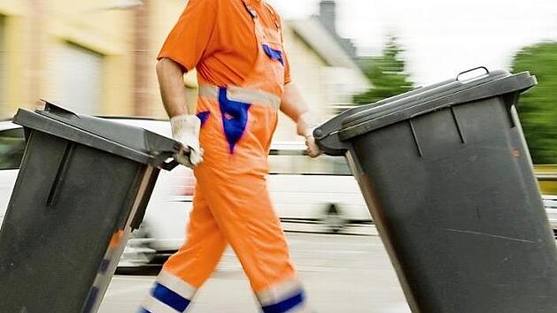 Die M&uuml;llgeb&uuml;hren im Landkreis Kulmbach steigen im n&auml;chsten Jahr um durchschnittlich 7,25 Prozent . Das hat der Umweltausschuss gestern abgesegnet. Symboldbild: Frank Rumpenhorst dpa