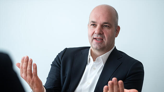 Soziales Jahr für Rentner? DIW-Chef verteidigt Vorstoß - "geht nicht um Strafe"