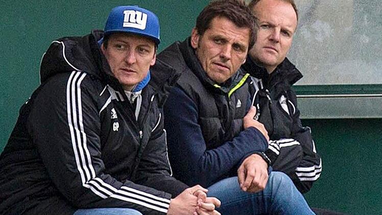 Bei der SpVgg Jahn Forchheim ein Dreigespann seit fünfeinhalb Jahren, von links: Co-Trainer Christian Michel, Trainer Michael Hutzler und Torwart-Coach Dirk Schrott.  Foto: René Ruprecht