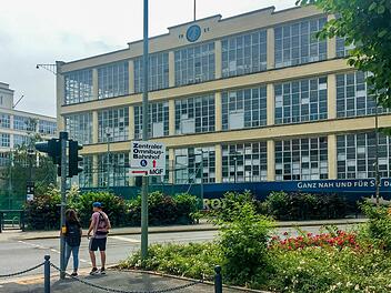 Die Million ist da: Oberbürgermeister Ingo Lehmann bestätigt, dass der Investor den Kaufpreis von 1,2 Millionen Euro für das Spinnerei-Gebäude beim Bahnhof überwiesen hat.