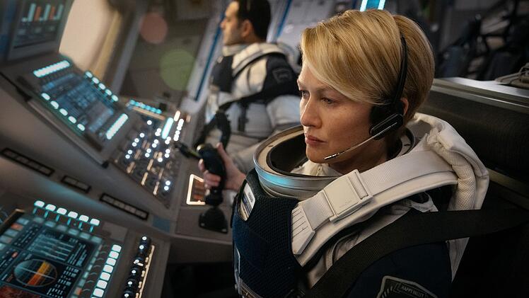Celia Boyd (Mireille Enos) ist Teil der Peacekeeper-Sicherheitstruppe auf dem Mars - und muss in einem Mordfall ermitteln.