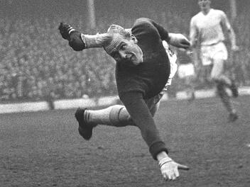 F&uuml;r seine Flugeinlagen war Bernd Trautmann bekannt. Und doch definierte er sein Torwartspiel vor allem &uuml;ber die Antizipation.