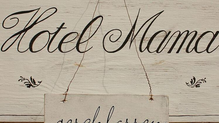 "Hotel Mama" ist ab sofort f&uuml;r einen 30-J&auml;hrigen aus New York geschlossen. Er muss ausziehen, entschied ein US-Gericht. Symbolbild: pixabay.com / geralt