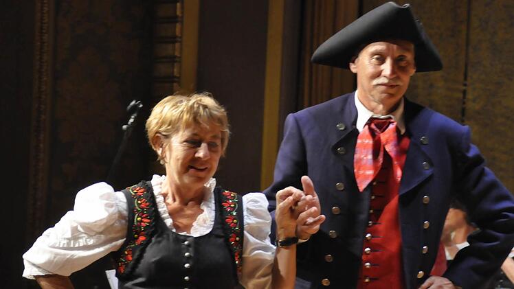 Die Tracht gehört zur Volkstanzgruppe Fuchsstadt wie die fränkischen Rund- und Figurentänze. Foto: Foto: Peter Klopf