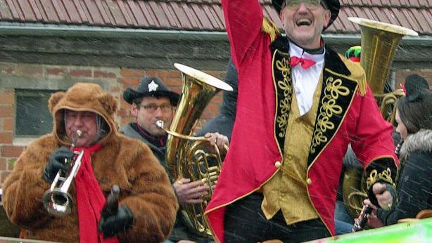 Michael Busch als Zirkusdirektor.