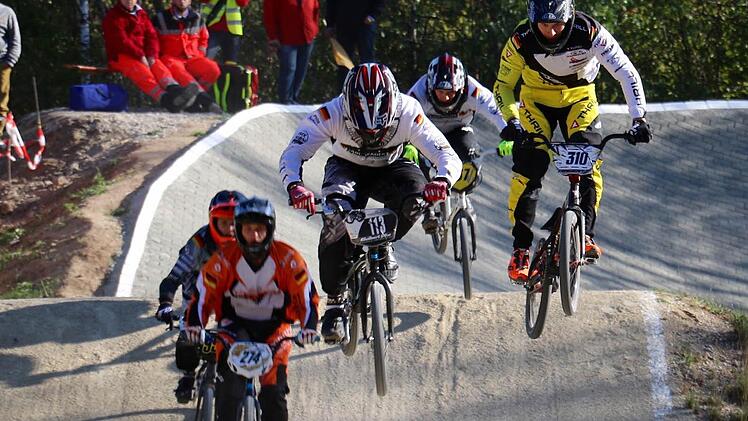 Beim Heimrennen in Erlangen düste Fabian Otto (re.) der Konkurrenz davon.  Fotos: Sandra Maltenberger