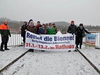 Naturschützer und Politiker mehrerer Parteien werben für das Volksbegehren. Foto: Rainer Lutz