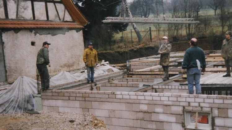 Bild von den Arbeiten am MehrzweckhausReinhard Löwisch