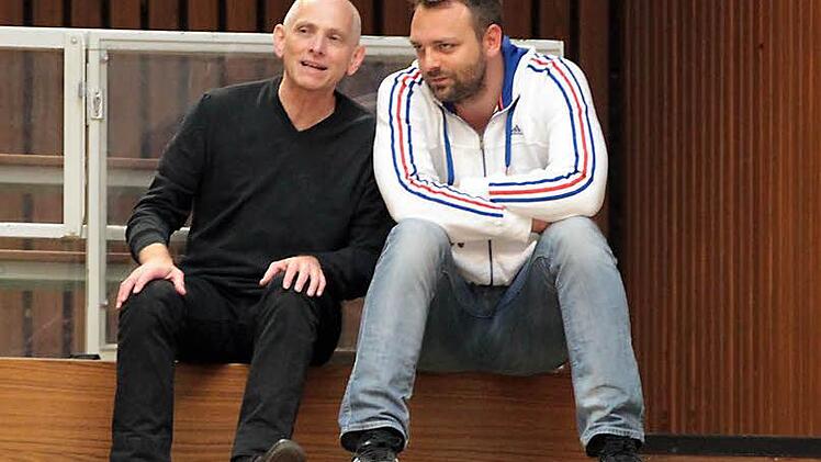 Zwei Basketballexperten beim Spiel der Damen: Wolfgang Heyder (l.) und Ivan Pavic