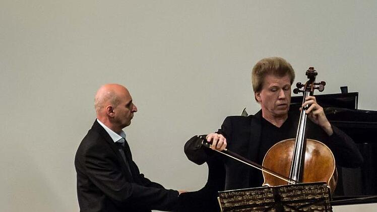 Der Cellist Michal Kanka und der Pianist Jaromir Klepác gastierten in Coburg.Foto: Jochen Berger
