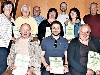 Die langjährigen Mitglieder und treuen Radler wurden bei der Generalversammlung des Radfahrvereins Concordia Edelweiß Theisau ausgezeichnet.