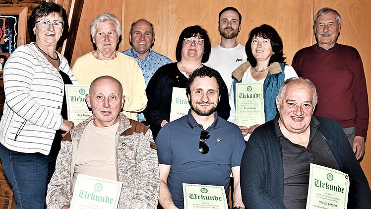 Die langjährigen Mitglieder und treuen Radler wurden bei der Generalversammlung des Radfahrvereins Concordia Edelweiß Theisau ausgezeichnet.