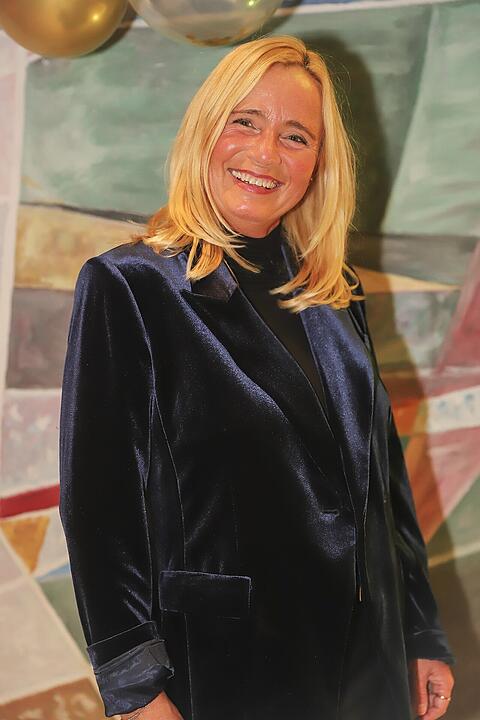 Es wurde in das Jahr 2025 gefeiert.