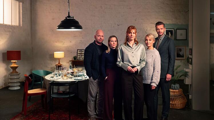 Sie trafen sich zur großen Pandemie-Aussprache fürs ZDF, von links: Ricardo Lange, Julia Ruhs, Moderatorin Eva Schulz, Eva Herzig und Florian Schroeder.