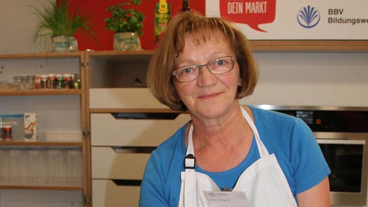 Eine echte Meisterleistung vollbrachte Köchin Edith Wagner. Sie bereitete ein Drei-Gänge-Menü im Rewe-Markt Ludwigschorgast zu - und schaffte es, 26 Teilnehmer zu verköstigen.Sonny Adam
