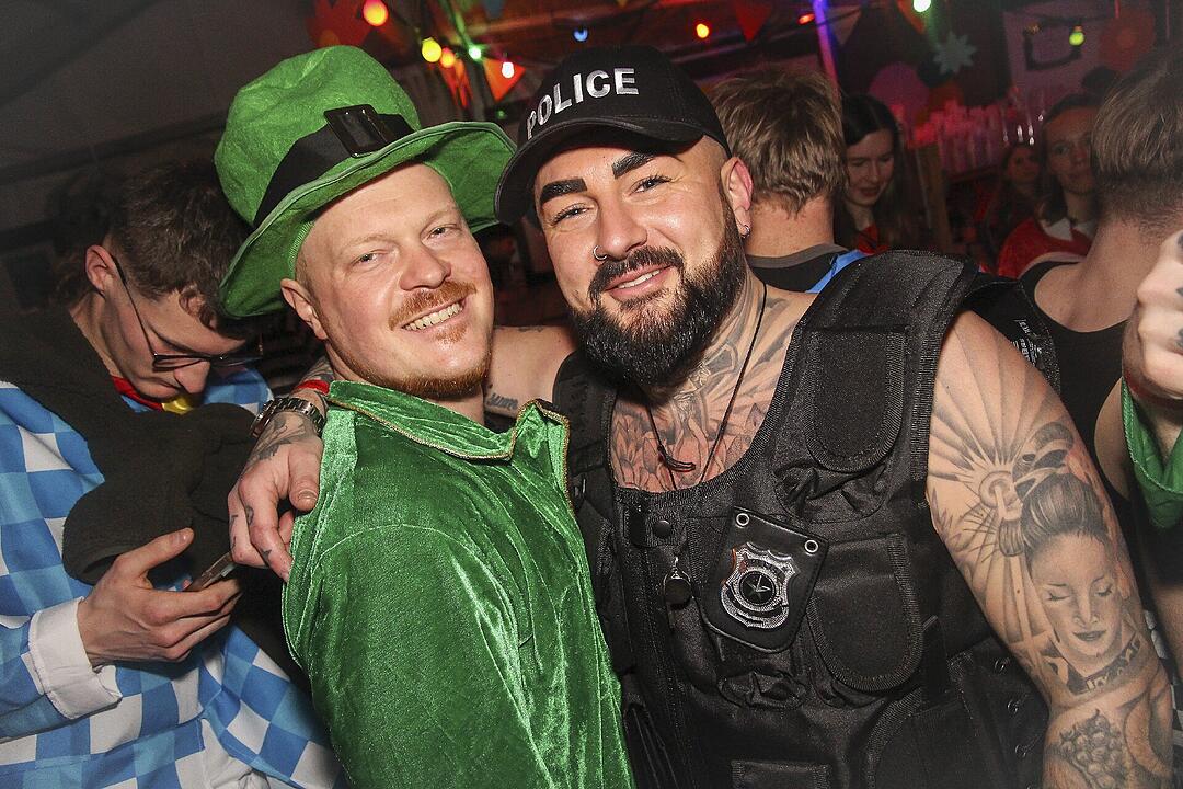 Super Stimmung beim Meeder Zeltfasching 2025!