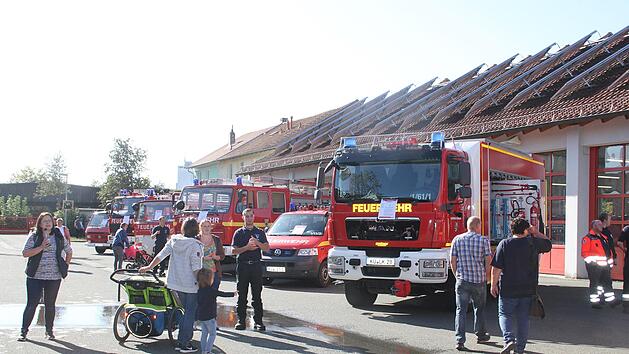 Insgesamt 15 Fahrzeuge präsentierte die Freiwillige Feuerwehr Kulmbach bei ihrem Tag der offenen Tür.Sonny Adam