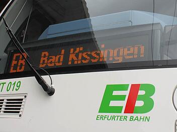 Die Regio-Shuttles der Erfurter Bahn werden auch in den kommenden zwölf Jahren die Strecken auf dem Kissinger Stern bedienen. Fotos: Thomas Mäuser