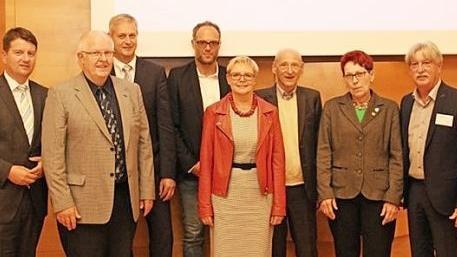 Bei der Festveranstaltung dabei (von links) Sandro Kirchner, Dr. Frank Doht-Rügemer, Frank Dünisch, Dr. Jörg Ziegler, Dr. Sabine Dittmar, Dr. Joachim Galuska, Monika Horcher und Toni Hauck  Foto: Kathrin Schmitt