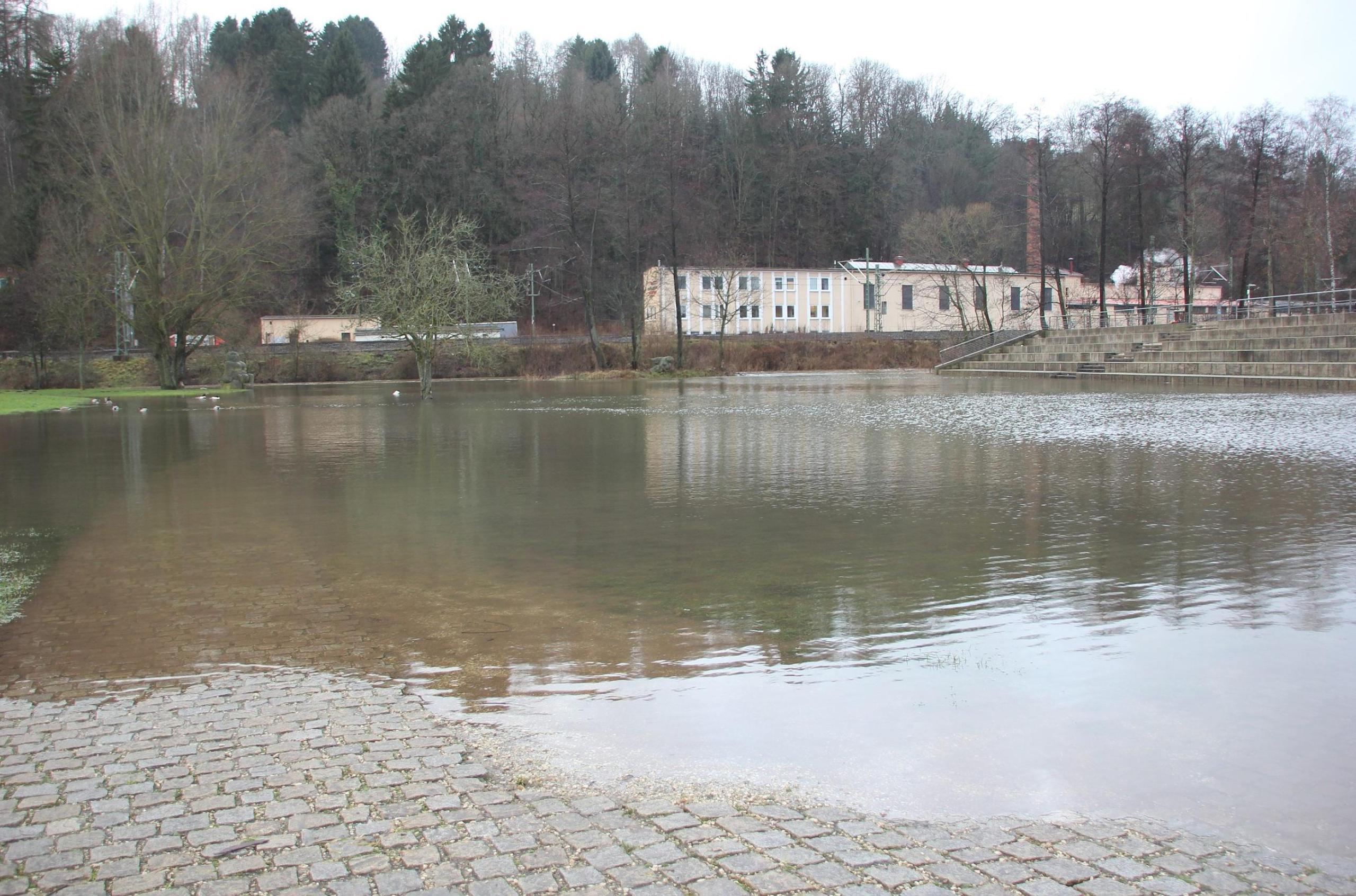 Hochwasserwarnung Flusspegel im Kreis Kronach erreichen Warnstufe