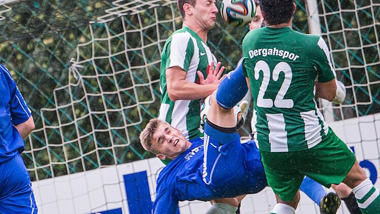 Matthias Pistor beim Versuch eines Fallrückziehers.