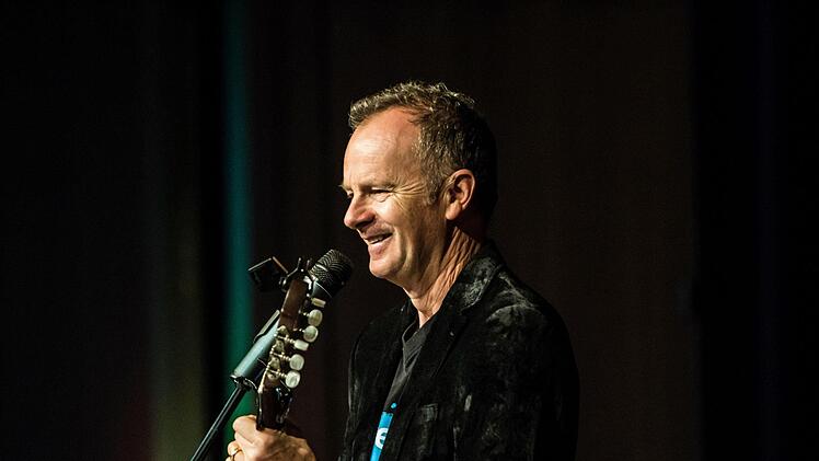 Wortakrobat Willy Astor wurde bei seinem Coburg-Gastspiel vom Publikum gefeiert.Foto: Jochen Berger