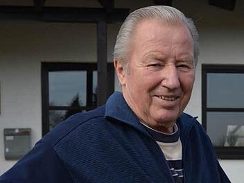 Heinz Hamel, Gründungsmitglied des SV Hut, wird heute 80 Jahre alt. Mit seinem Verein hat er eine Menge erlebt. Foto: Gabi Bertram