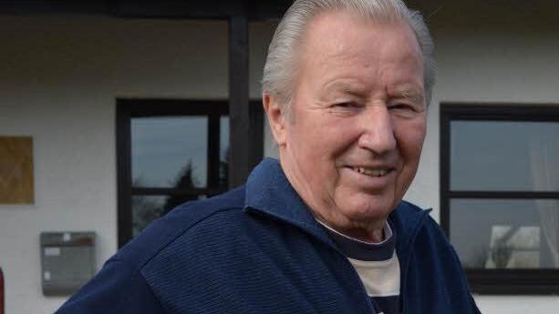 Heinz Hamel, Gründungsmitglied des SV Hut, wird heute 80 Jahre alt. Mit seinem Verein hat er eine Menge erlebt. Foto: Gabi Bertram