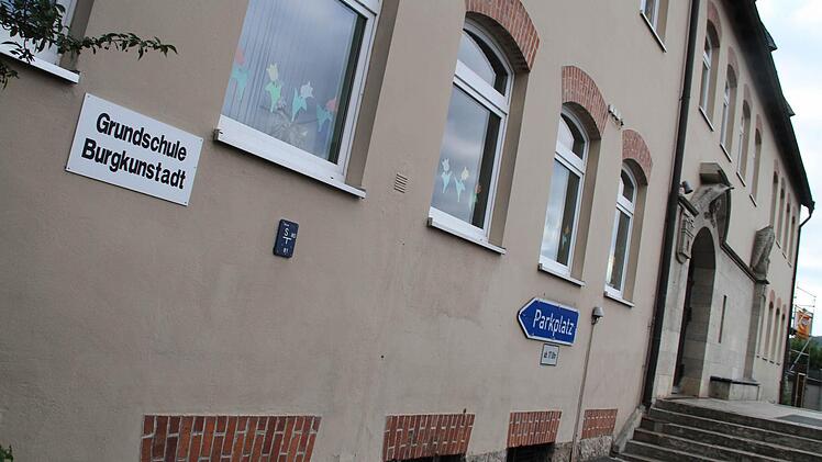 Die Grundschule in Burgkunstadt soll eine offene Ganztagsschule werden. Ein entsprechendes Pilotprojekt soll ab dem Schuljahr 2015/2016 laufen.  Foto: Gerda Völk