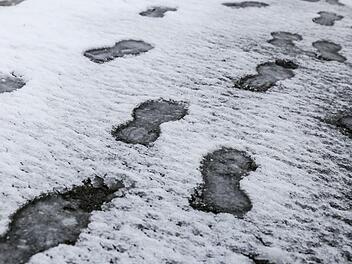 Euerdorf: Taxikosten nicht gezahlt - Spuren im Schnee &uuml;berf&uuml;hren T&auml;ter