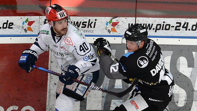 Für Martin Davideck (rechts) und die Bayreuth Tigers ist die Saison vorzeitig beendet.