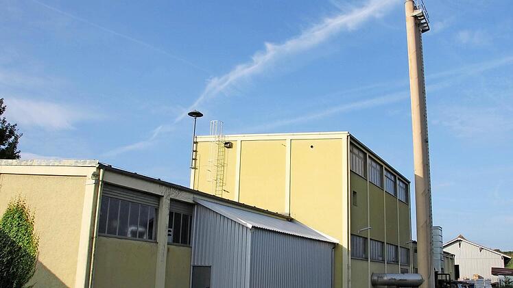 Die Heizzentrale der Biomassewärme Gmbh in der ehemaligen Kaserne kommt nicht in die Gewinnzone. Es fehlt an Abnehmern und sogar am Material zum Verfeuern.  Foto: Ralf Kestel