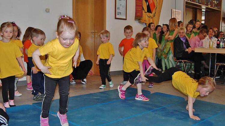 Die "Gymkids" des TSV Wollbach zeigten sich als sportliche Nachwuchstalente.  Foto: Sigismund von Dobschütz